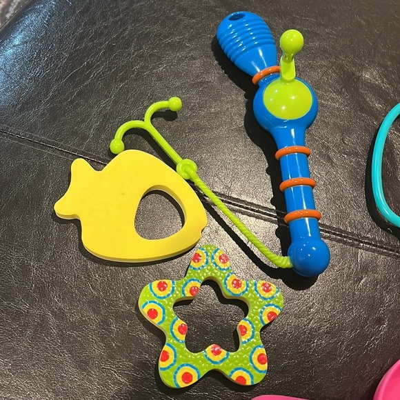 Bundle: Alex Fishing In The Tub Toy, Summer Sand Fun Toys and More - Picture 8 of 12